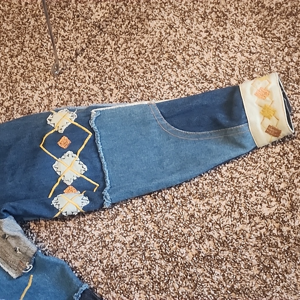 Jacket - Picture 4 of 6